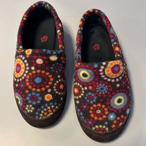 Acorn Patterned Slippers